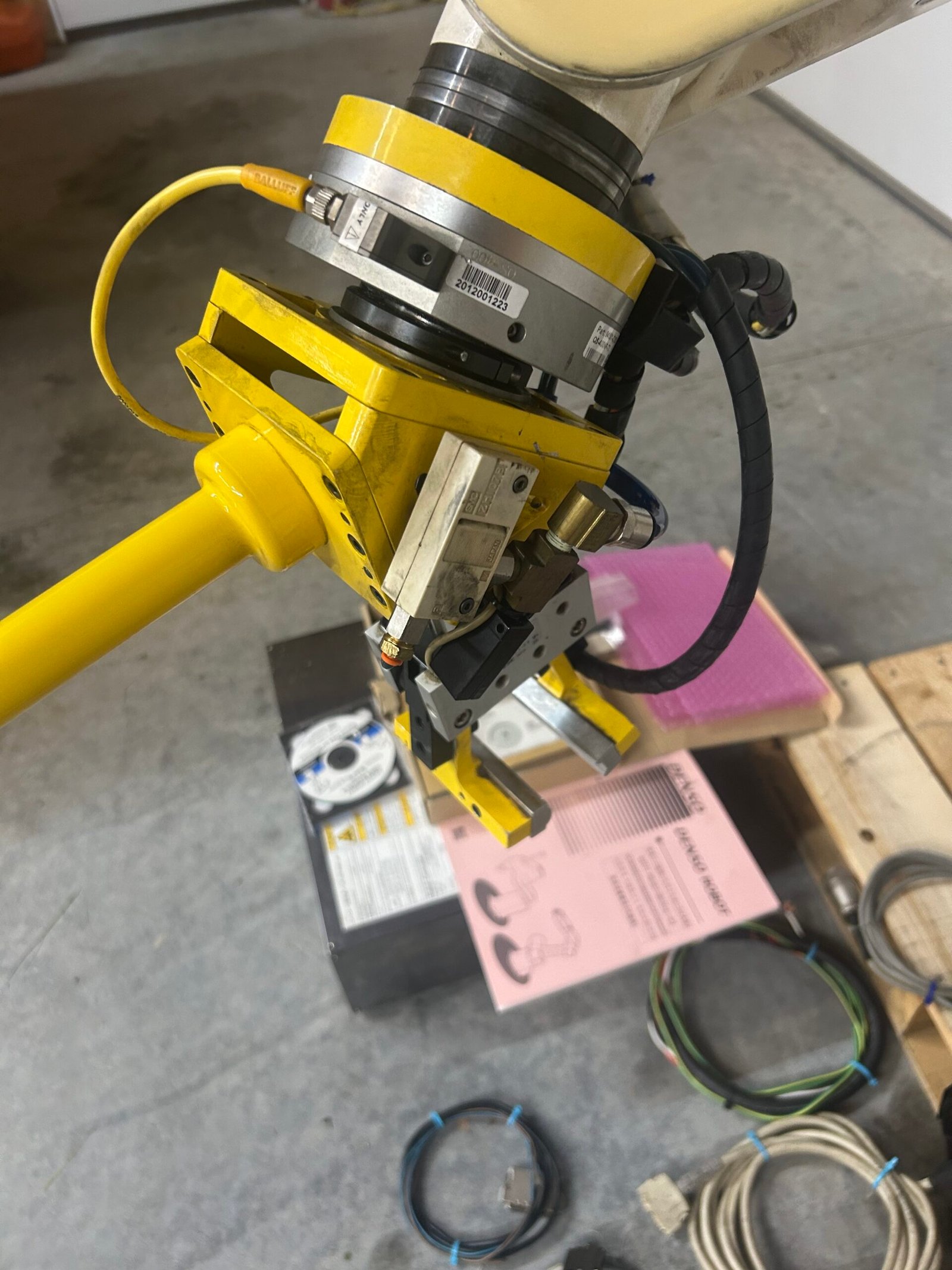 2012 Denso VM-60B1D/GM-V 6 Axis Automation Robotic Arm Complete.