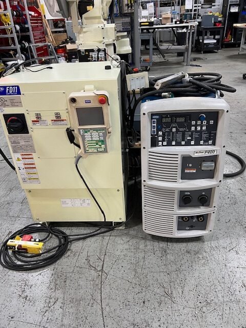 Daihen OTC FD11V8 2 Axis Positioner P-400 Welder Complete Cell