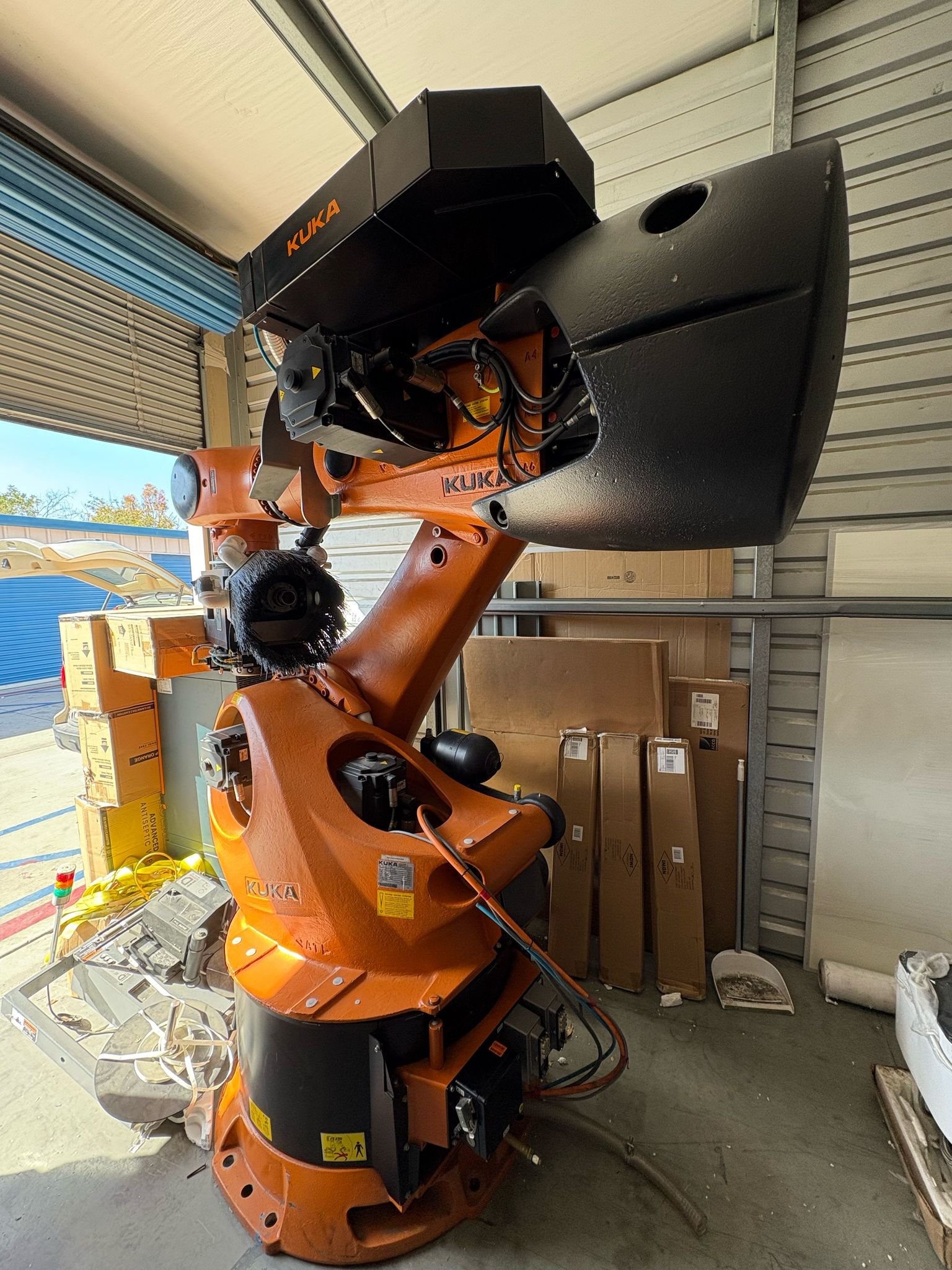 Kuka KR 600 R2830 Robot with KRC4 NA UL Controller + Teach Pendant + Master Tooling SEMD: