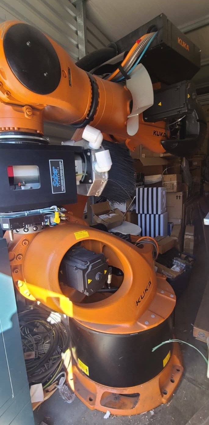 Kuka KR 600 R2830 Robot with KRC4 NA UL Controller + Teach Pendant + Master Tooling SEMD: