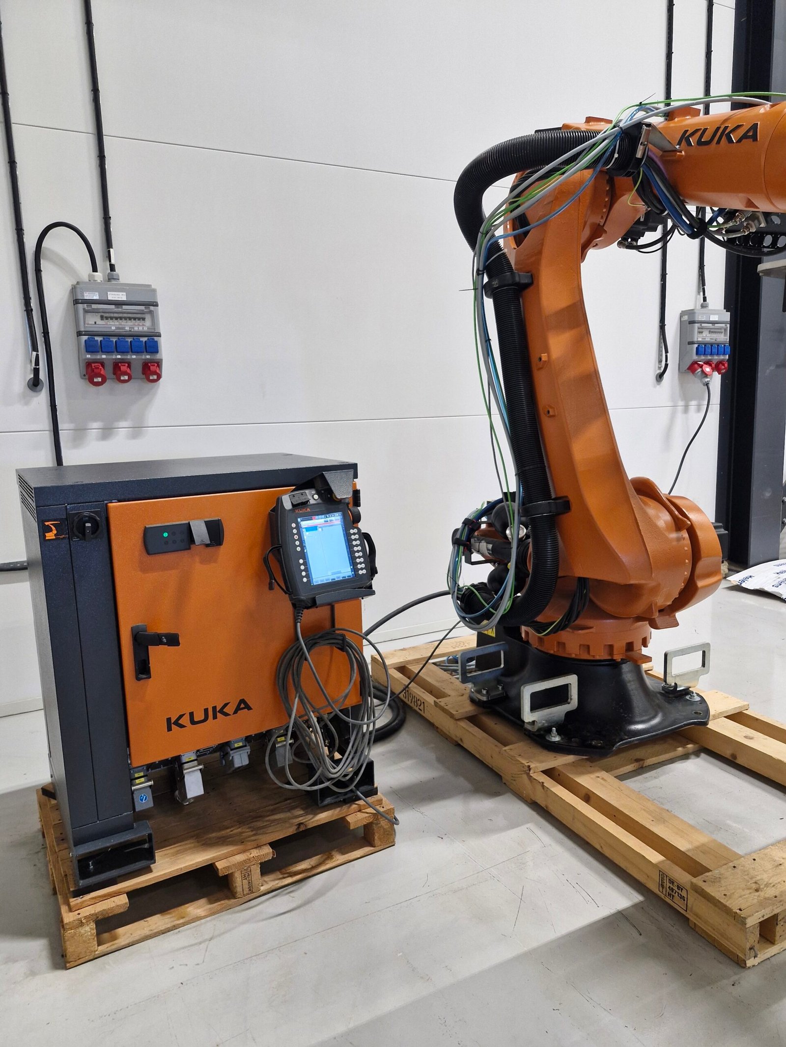 KUKA KR 150 R2700-2 Industrial Robot for Sale