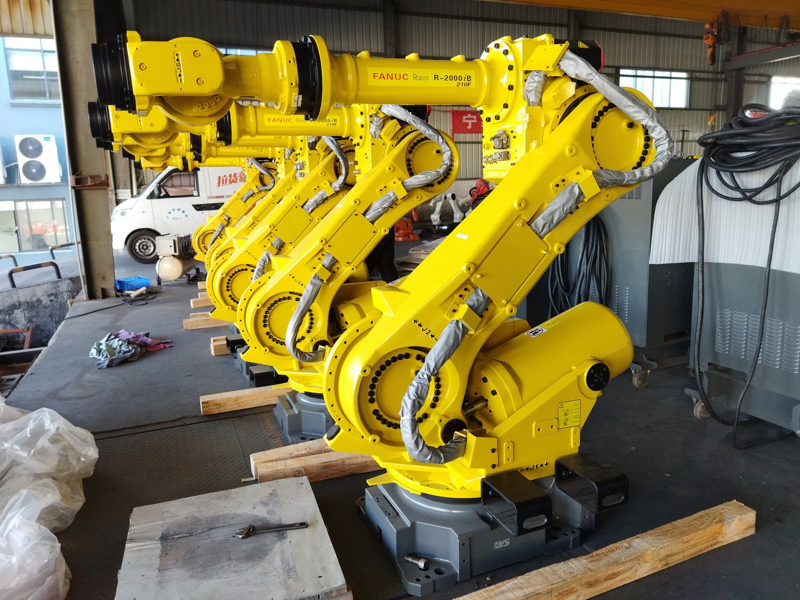 FANUC R-2000iB210F