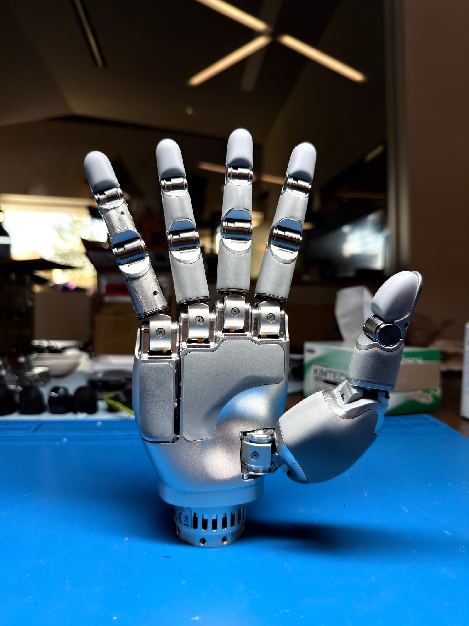 Sharpa Wave W01 Right Dexterous Robotic Hand – Original Box & Accessories