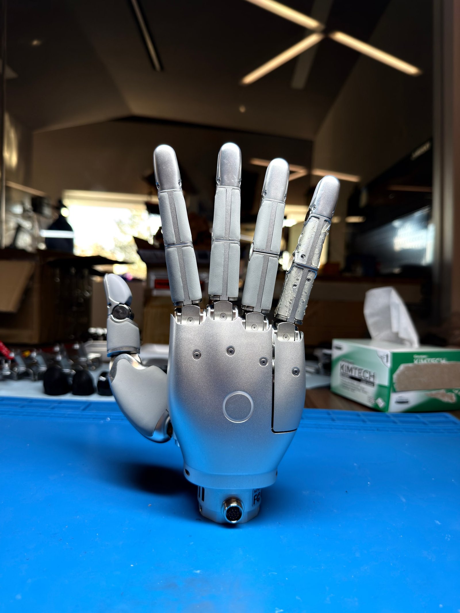 Sharpa Wave W01 Right Dexterous Robotic Hand – Original Box & Accessories