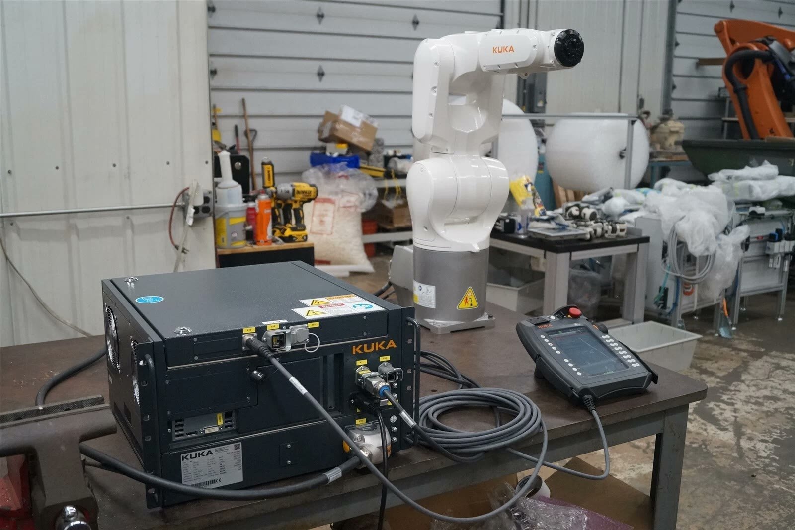 Used KUKA KR 6 R700-2 Robot System w/ KRC4 Compact Controller